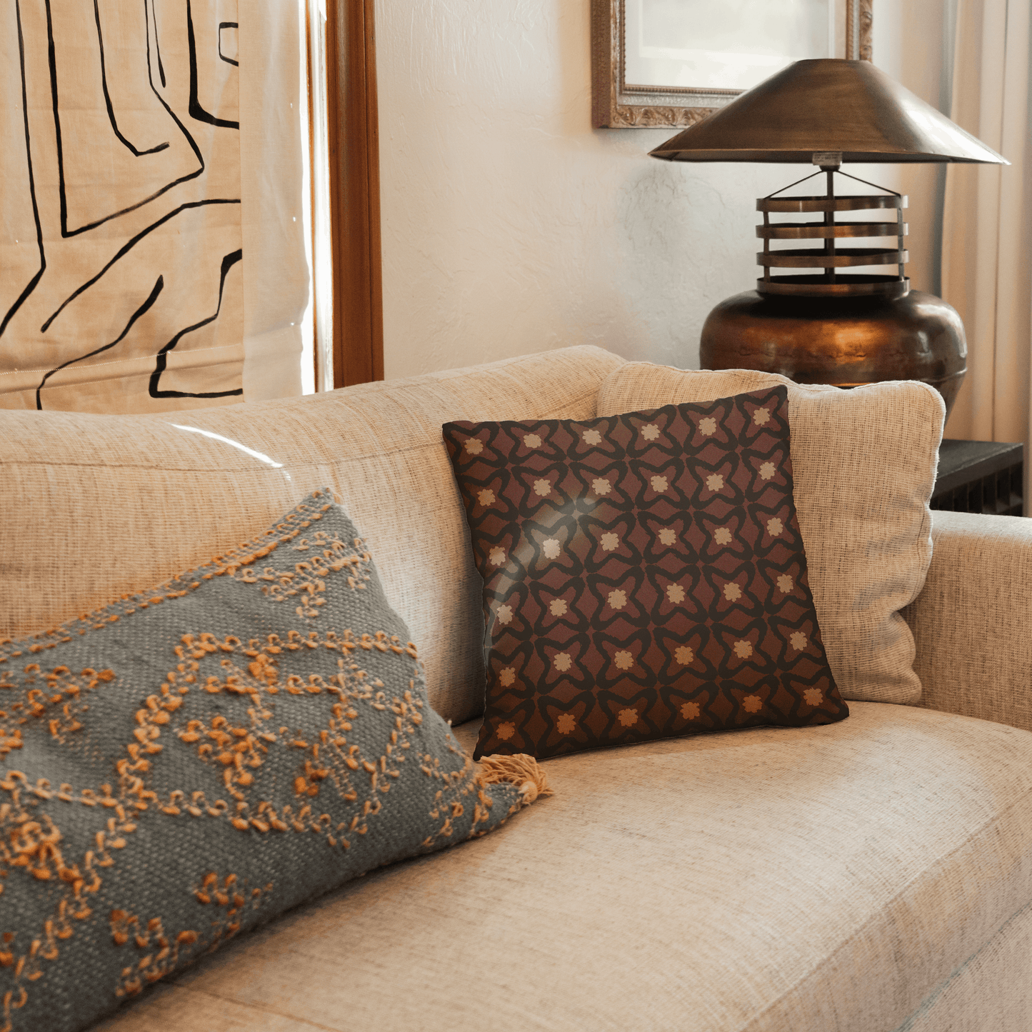 Retro Flower Motif Pillow