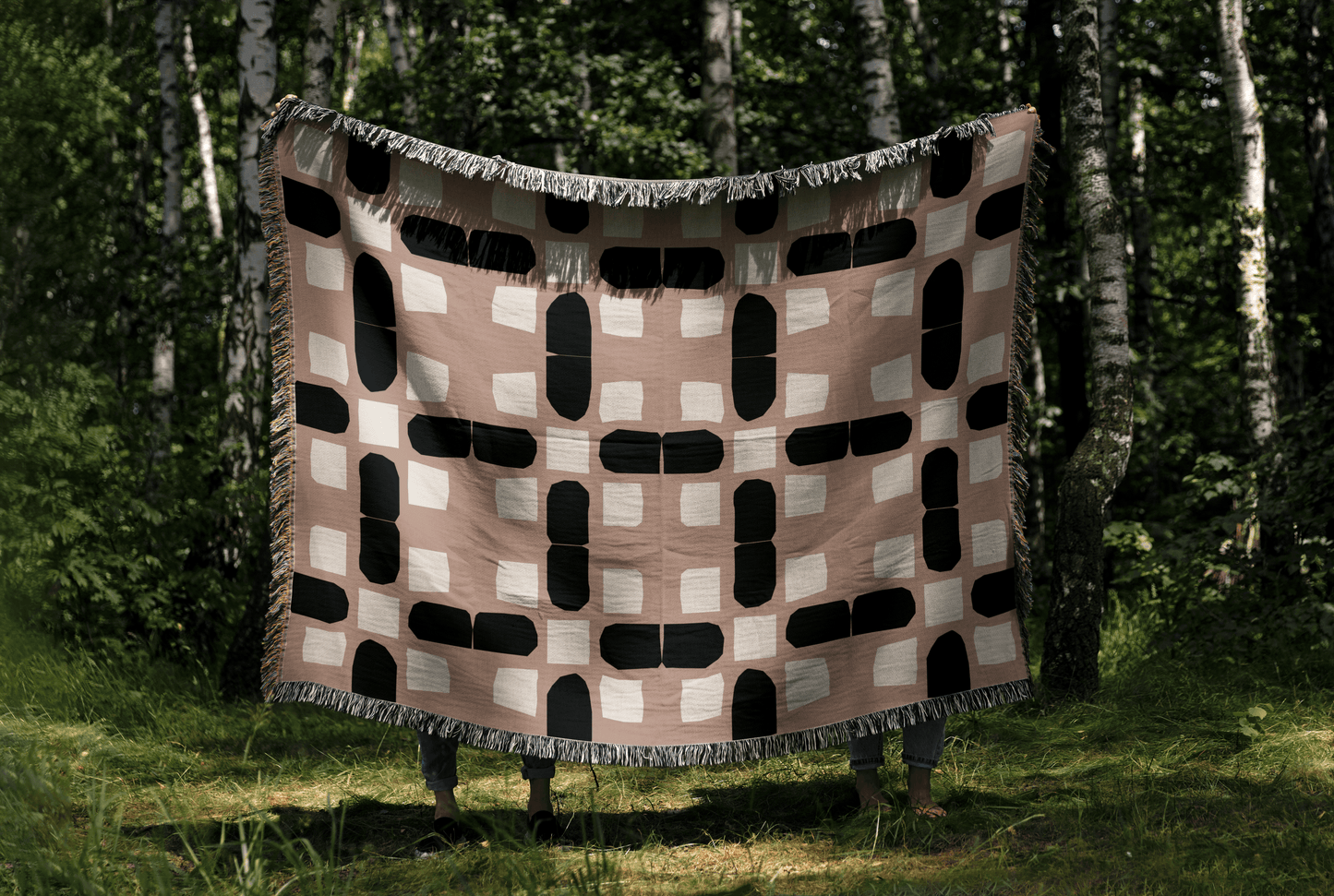 Modern Beige and Black Woven Throw Blanket – Abstract Geometric Pattern