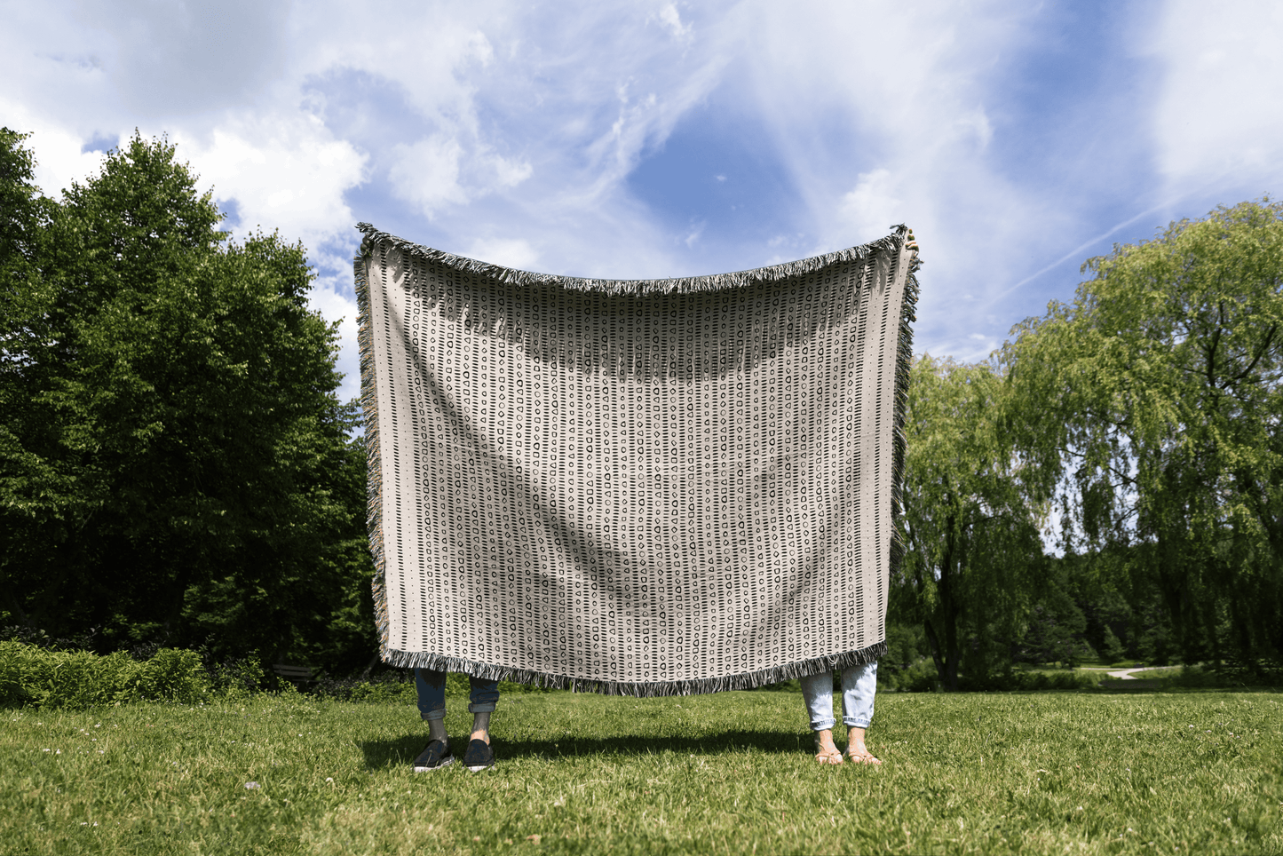 Geometric Pattern Woven Cotton Blanket in Beige