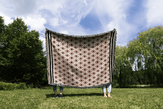 Diamond Trellis Woven Cotton Blanket in Beige and Black