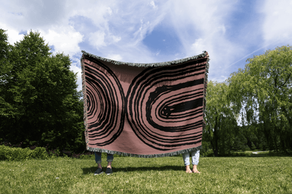 Organic Ring Pattern Woven Cotton Blanket in Dusty Rose and Black