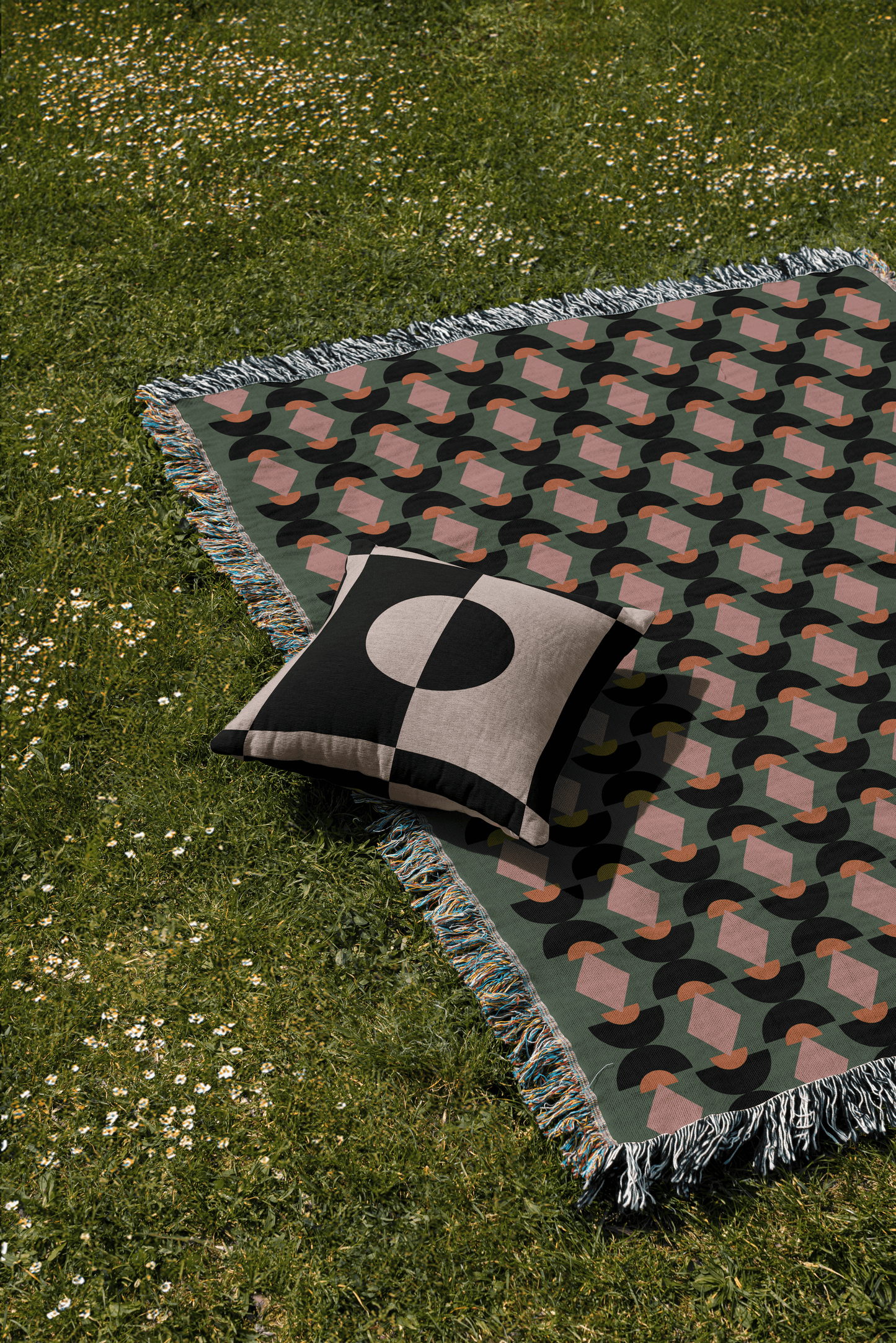 Vintage-Inspired Geometric Cotton Blanket