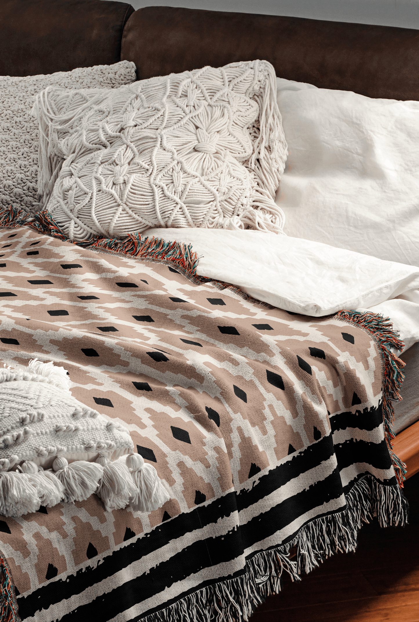 Diamond Trellis Woven Cotton Blanket in Beige and Black