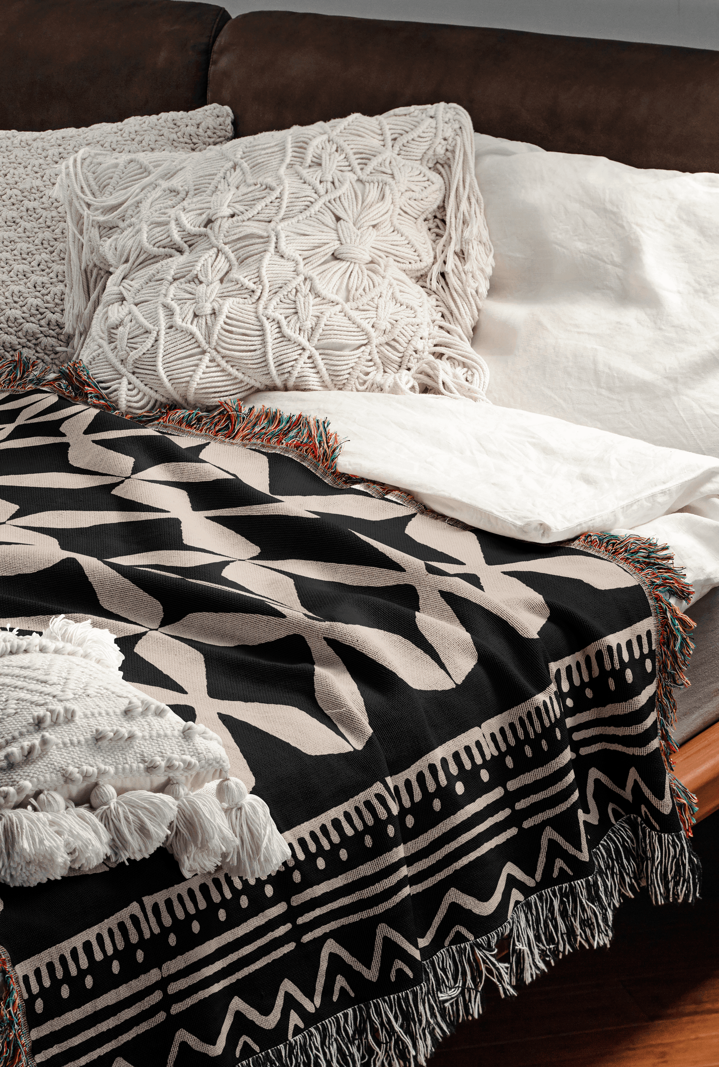 Abstract Star Motif Woven Cotton Blanket in Black and Beige