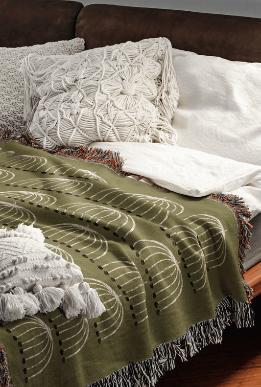 Scandi-Inspired Woven Throw Blanket – Olive Green with White