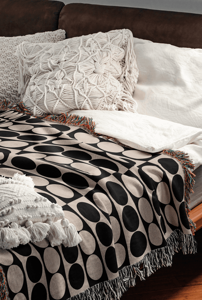 Monochrome Retro Grid Woven Throw Blanket