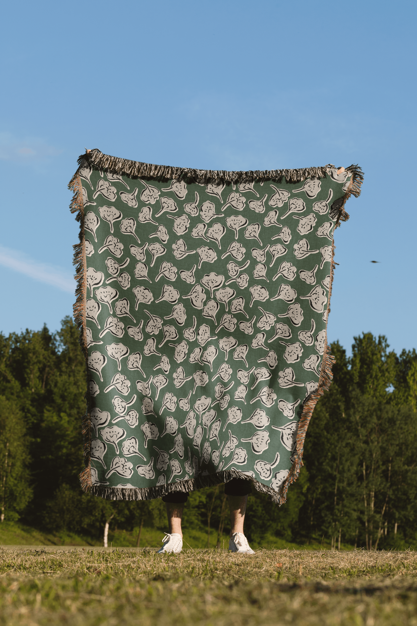 Green and White Modern Boho Flower Woven Cotton Throw Blankets