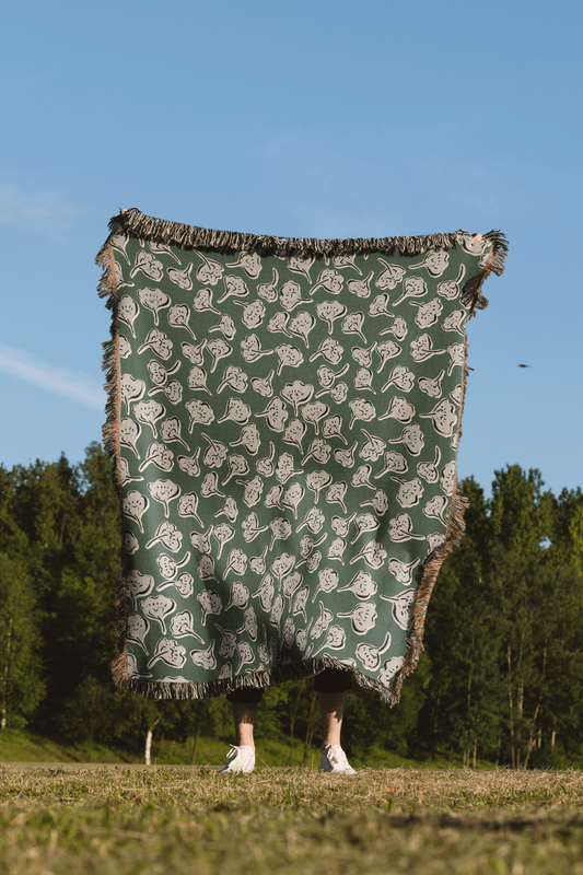 Green and White Modern Boho Flower Woven Cotton Throw Blankets