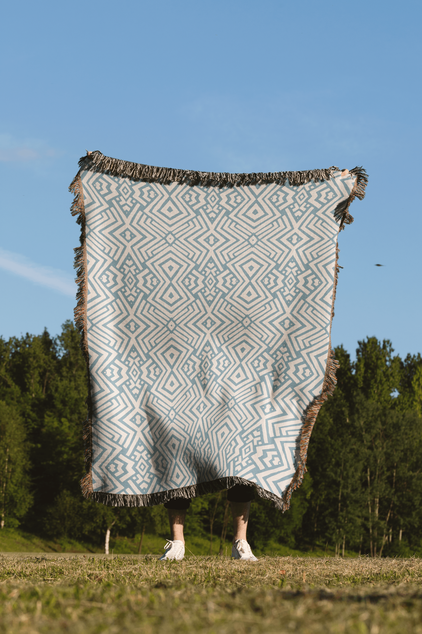 Chic Blue and White Geometric Cotton Knit Throw Blanket
