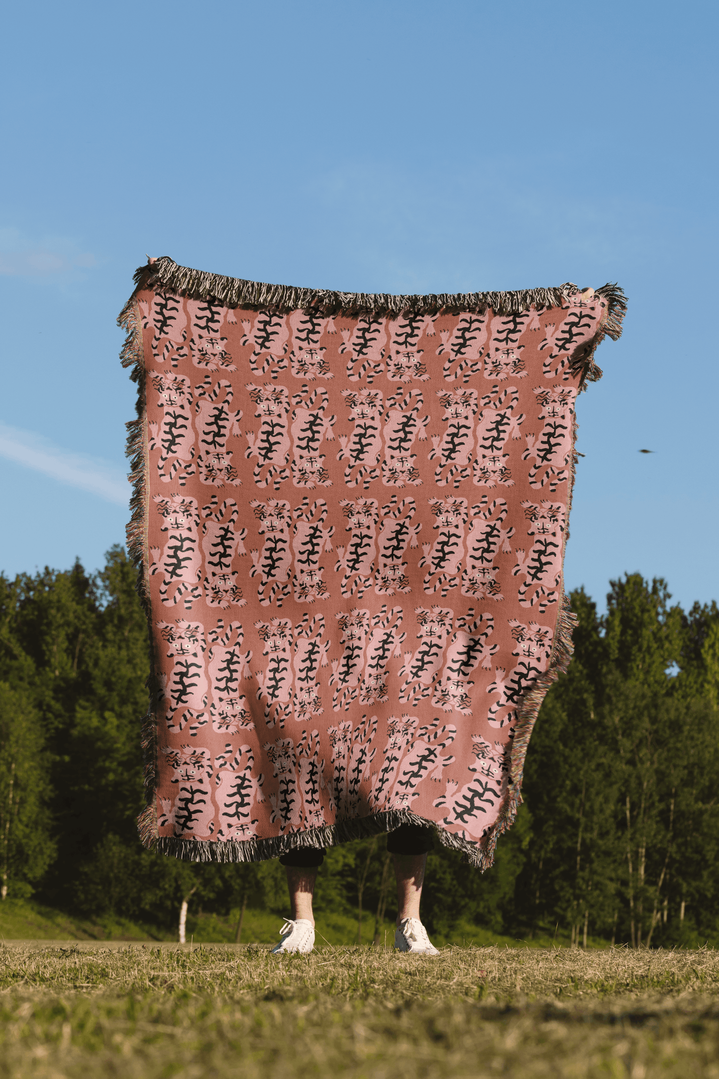 Pink Groovy Tiger Pattern Woven Cotton Throw Blankets - Taylor Bassam