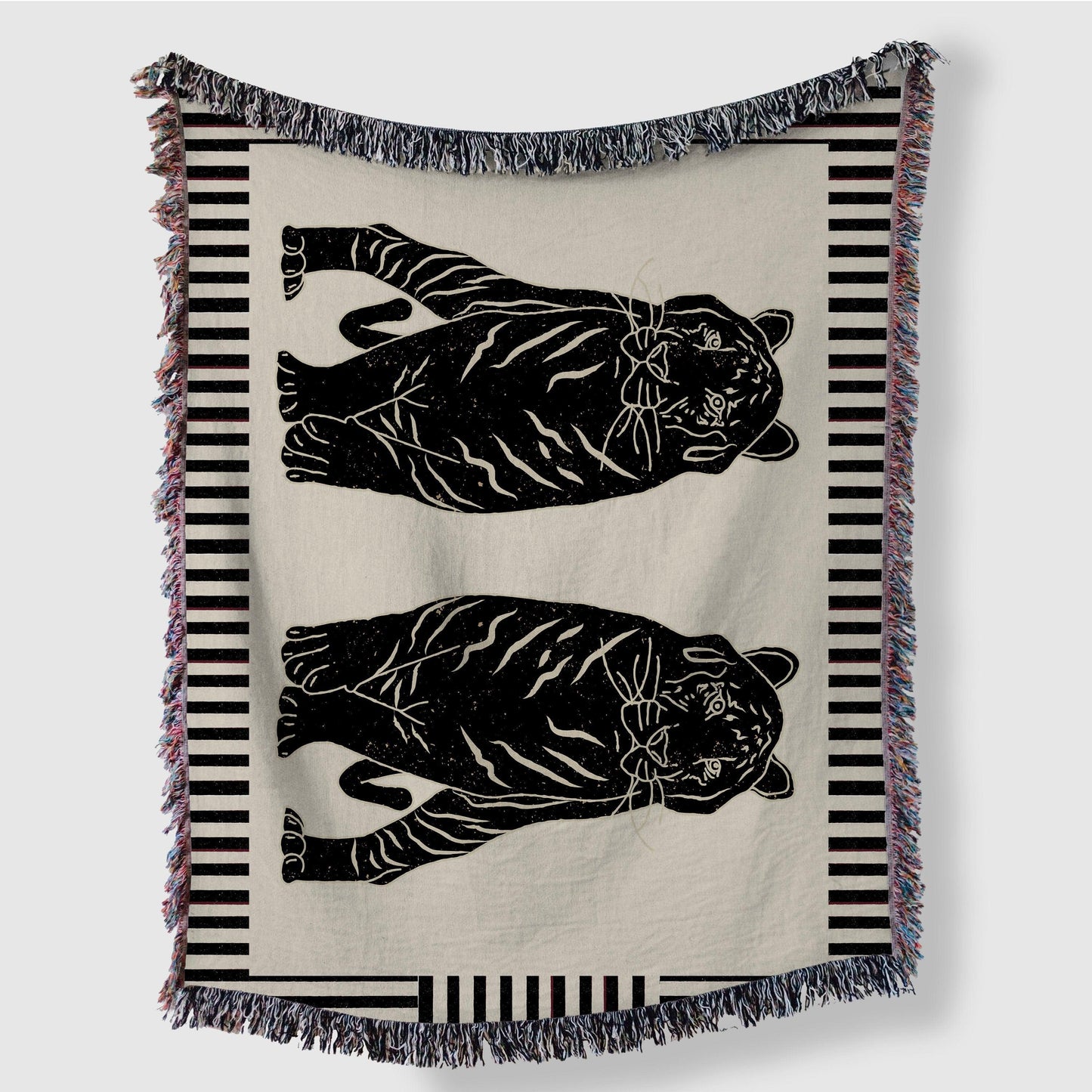 Black And White Striped Tiger Woven Blankets