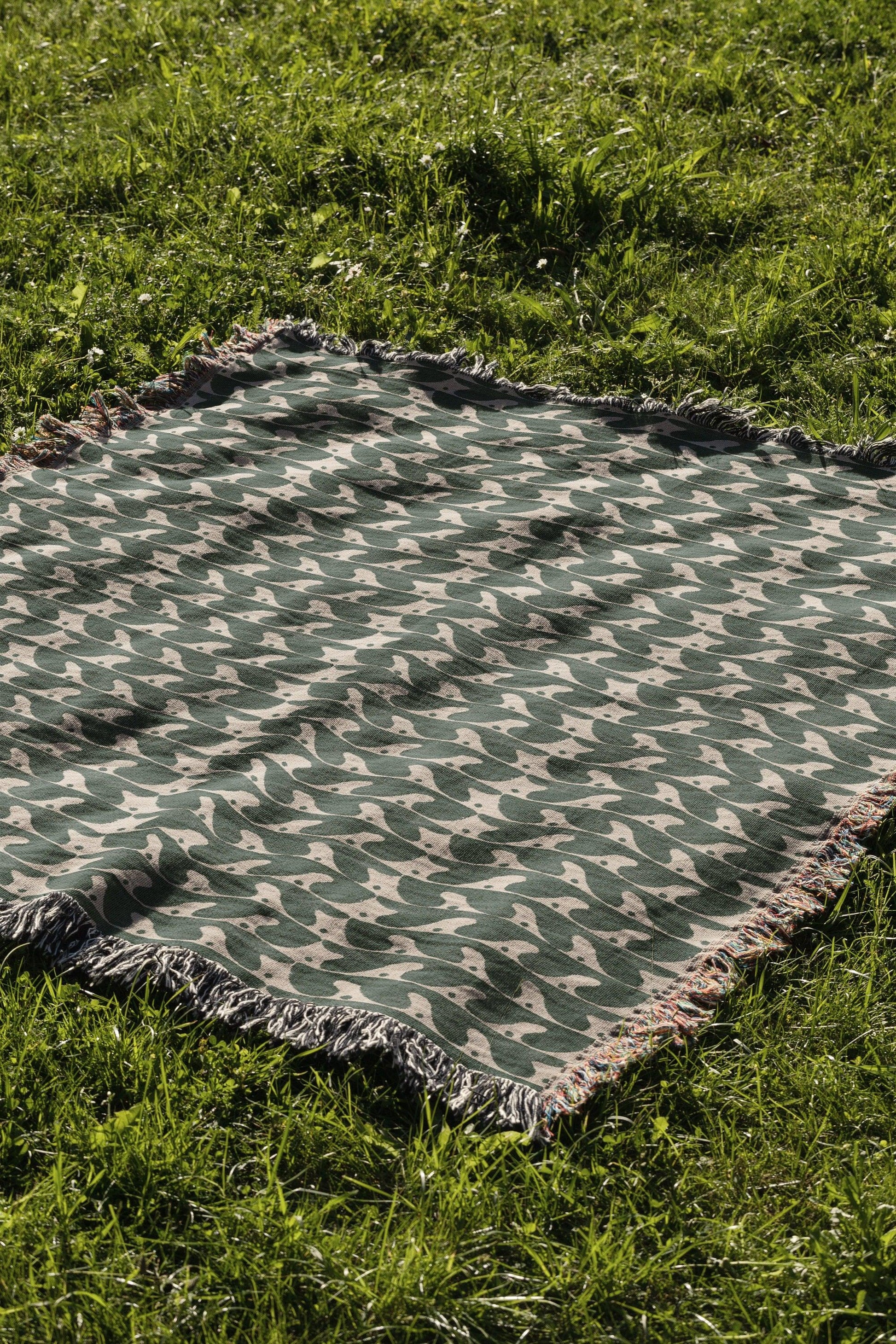 Bohemian Beige And Green Waves Woven Cotton Throw Blankets