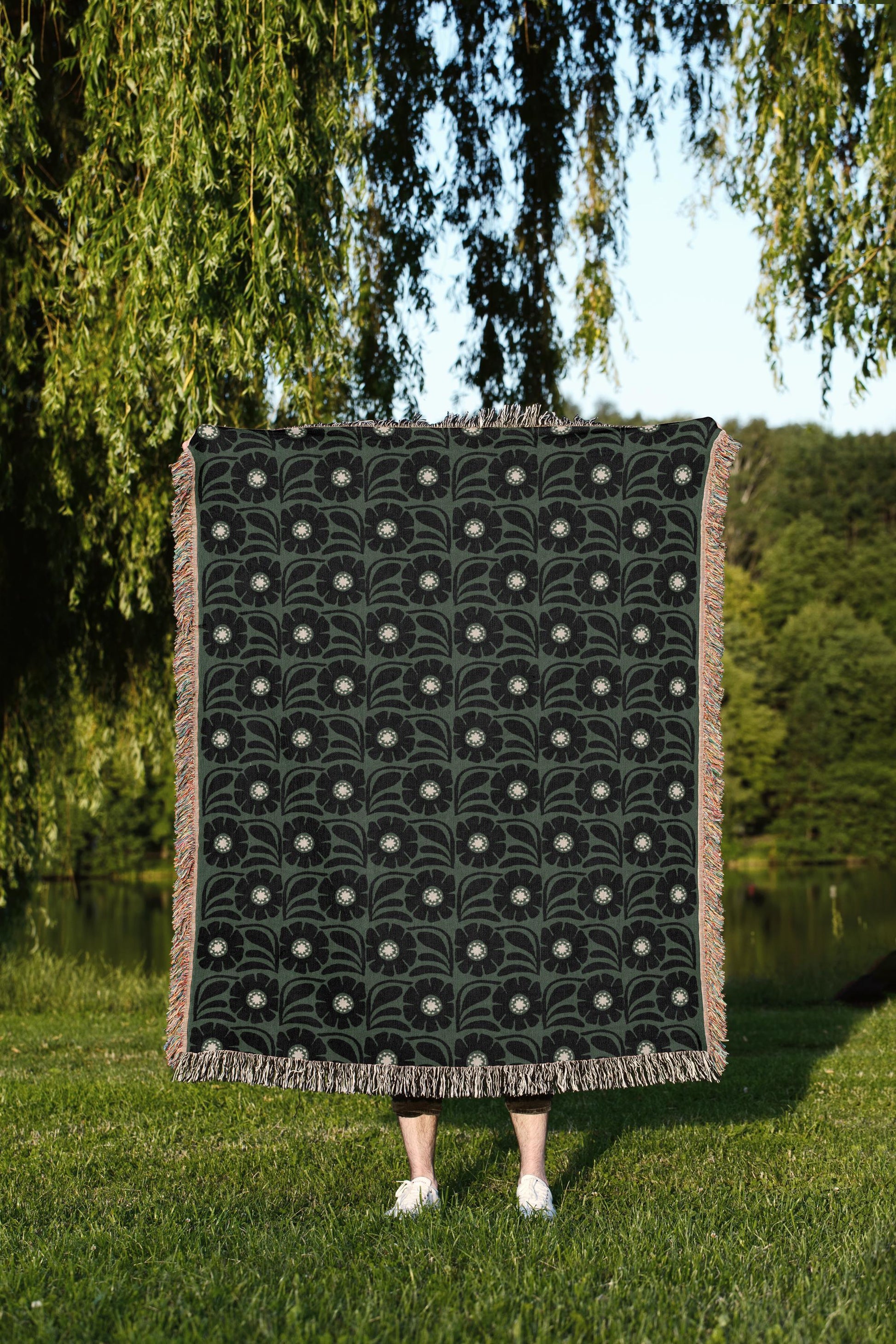 Green And Black Retro Flower Woven Cotton Throw Blankets