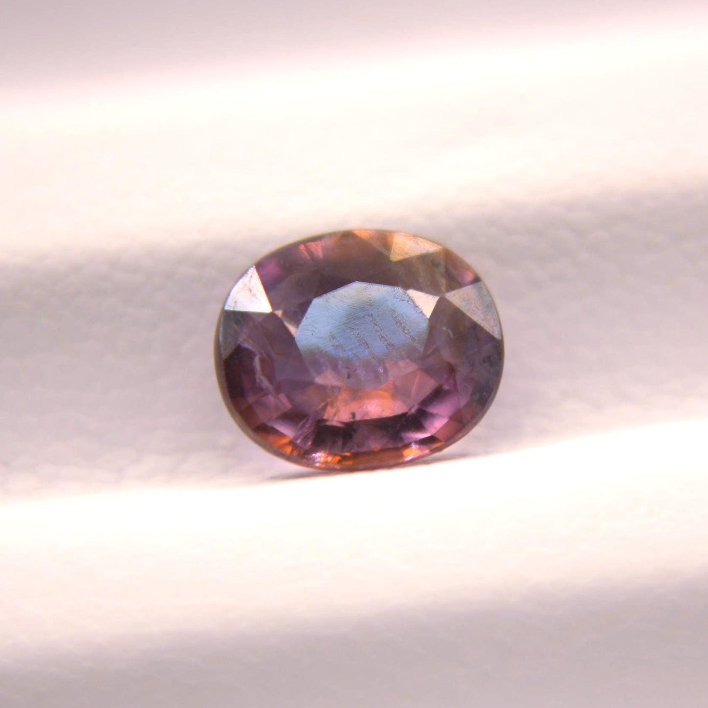 Moody Plum Unheated Sapphire - 1.30 ct - International Gemological Institute (IGI)
