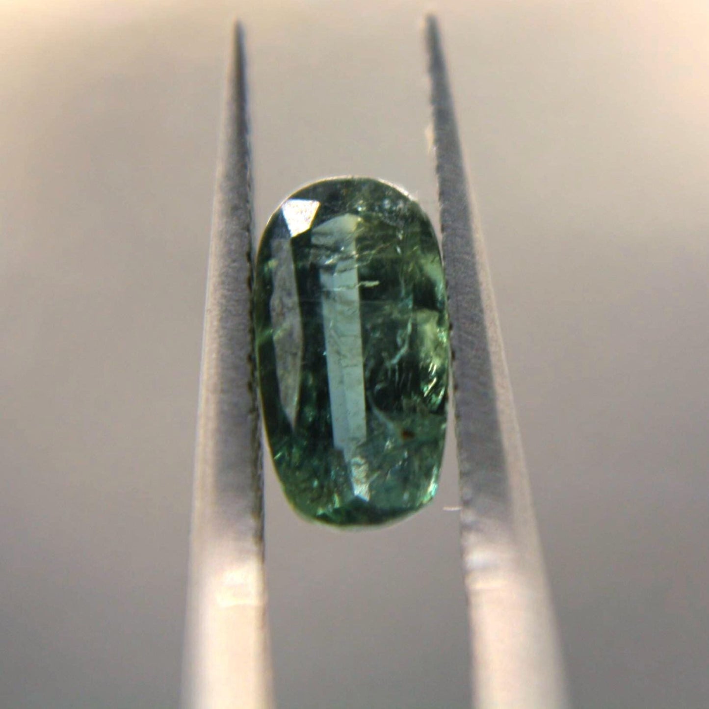 Green, Blue Unheated Sapphire - 1.07 ct - International Gemological Institute (IGI)