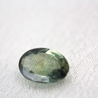 Natural Green Sapphire Oval Gemstone | Unheated Teal Corundum (1.03 Ct, IGI Certified)