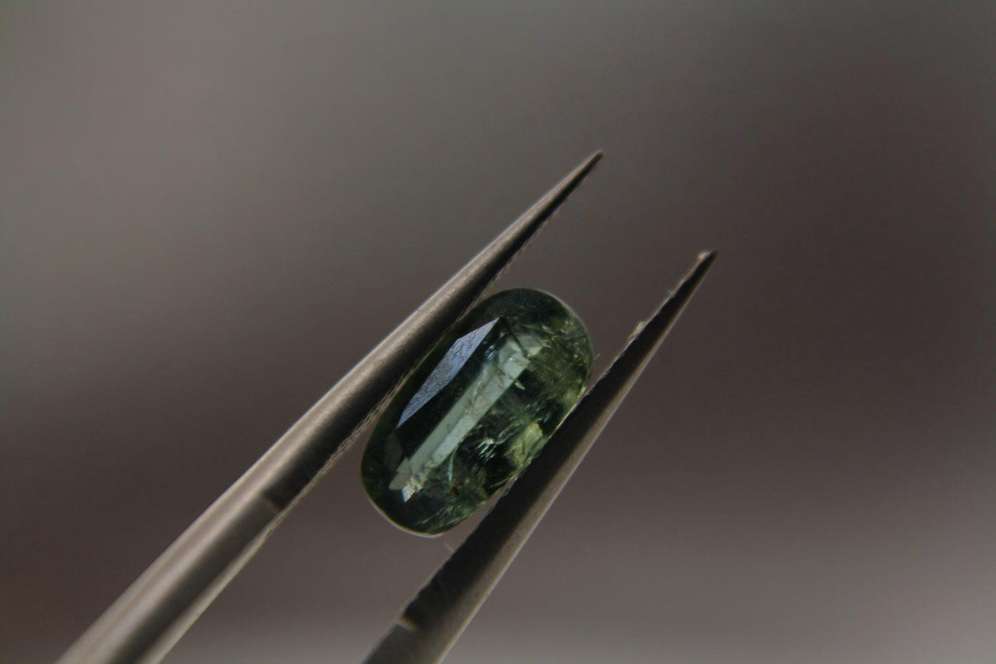 Green, Blue Unheated Sapphire - 1.07 ct - International Gemological Institute (IGI)