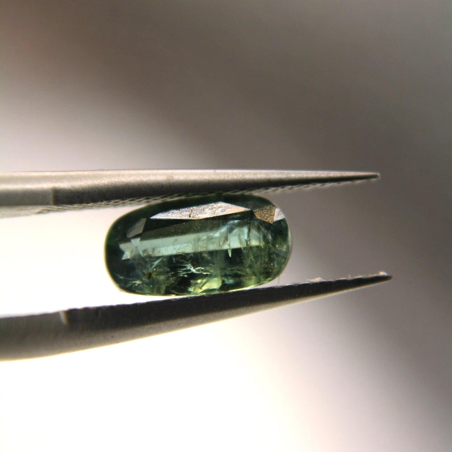 Green, Blue Unheated Sapphire - 1.07 ct - International Gemological Institute (IGI)